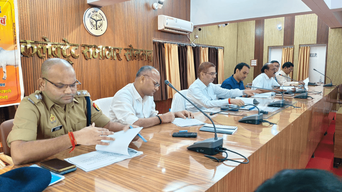 निराश्रित गोवंश संरक्षण हेतु जिला प्रशासन की सख्ती
