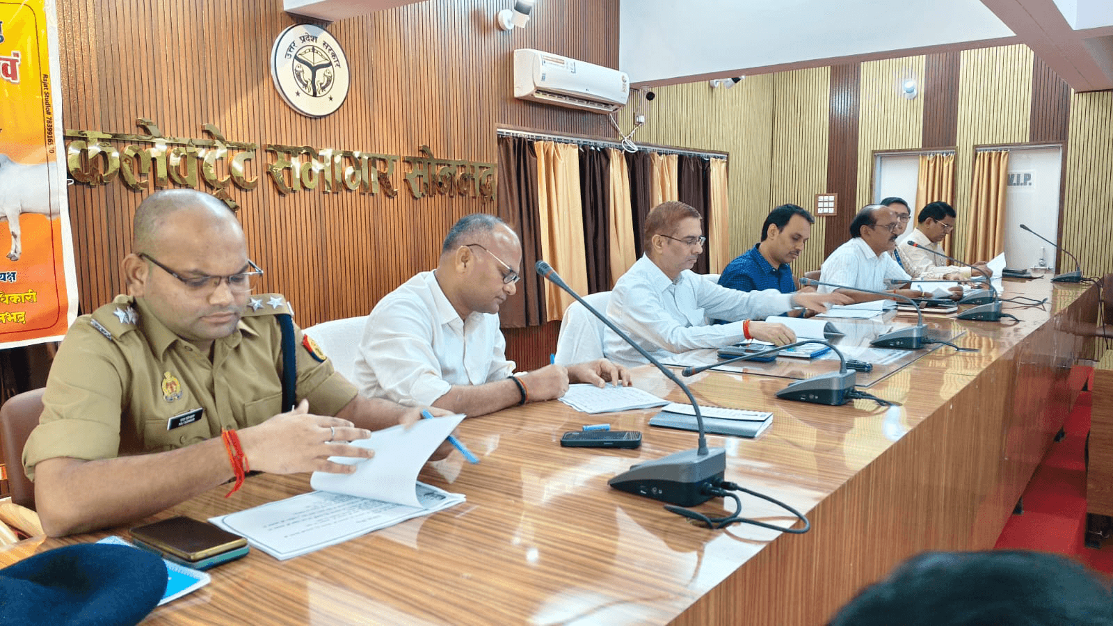 निराश्रित गोवंश संरक्षण हेतु जिला प्रशासन की सख्ती
