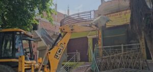मैनपुरी के सिविल लाइंस इलाके में गरजा प्रशासन का बुलडोजर,हटाया गया अवैध अतिक्रमण