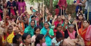रायपुर के नकटी गांव में हुई बुलडोजर कार्रवाई पर छत्तीसगढ़ में सियासत तेज हो गई है.