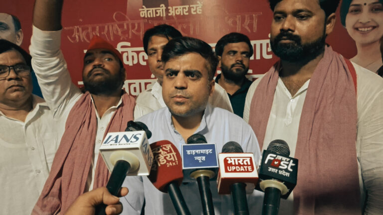 मैनपुरी में बोले तेज प्रताप, ‘राम नाम जपना, पराया माल अपना’ करने वालों की पकड़ी गई चोरी,2027 में प्रभु राम देंगे सजा!