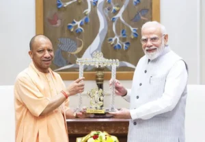 CM Yogi Met PM Narendra Modi पीएम मोदी से मिले योगी आदित्यनाथ, मुलाकात पर सियासी चर्चा तेज