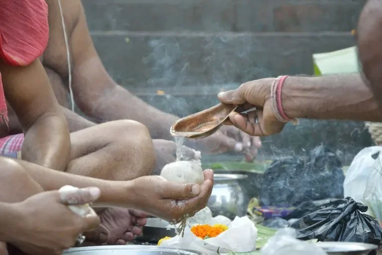 Pitra Paksh 2026: शंका दूर करिए, इस दिन से शुरू होंगे पितृ पक्ष, जानिए क्या है परंपरा