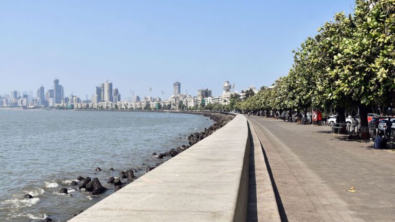 Mumbai Weather: मानसून की विदाई के बाद बढ़ी गर्मी, मुंबई समेत महाराष्ट्र के कई जिलों में येलो अलर्ट