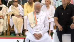 Gandhi Jayanti 2026: PM मोदी ने गांधी स्मृति में अर्पित की श्रद्धांजलि, सर्वधर्म प्रार्थना सभा में हुए शामिल