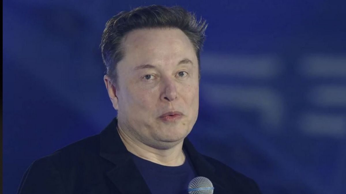 Elon Musk vs Mukesh Ambani