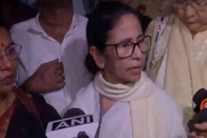 Attack On Mamta Bannerjee: पूर्व मुख्यमंत्री ममता बनर्जी पर हमले की कोशिश, महिला ने नशे में किया चाकू से वार